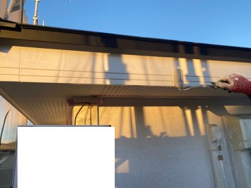 2021/12/18　破風板塗装作業2回目