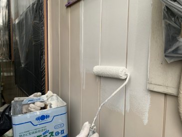 2021/12/10　金属サイディング外壁下塗り作業