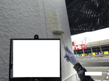 2022/7/27_サイディング外壁 上塗り作業１回目